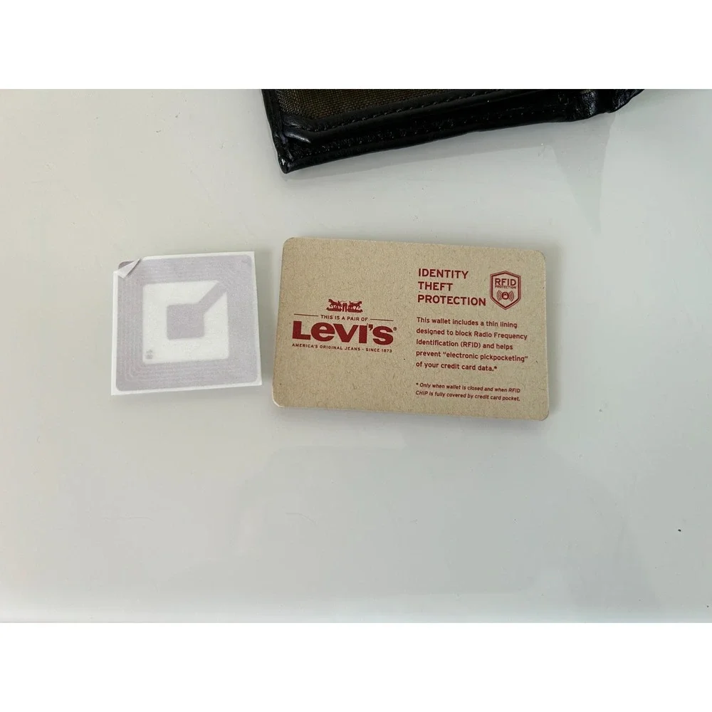 New Levi's Men's Black Leather Bifold Wallet RFID Blocking ID Window Pocket Book